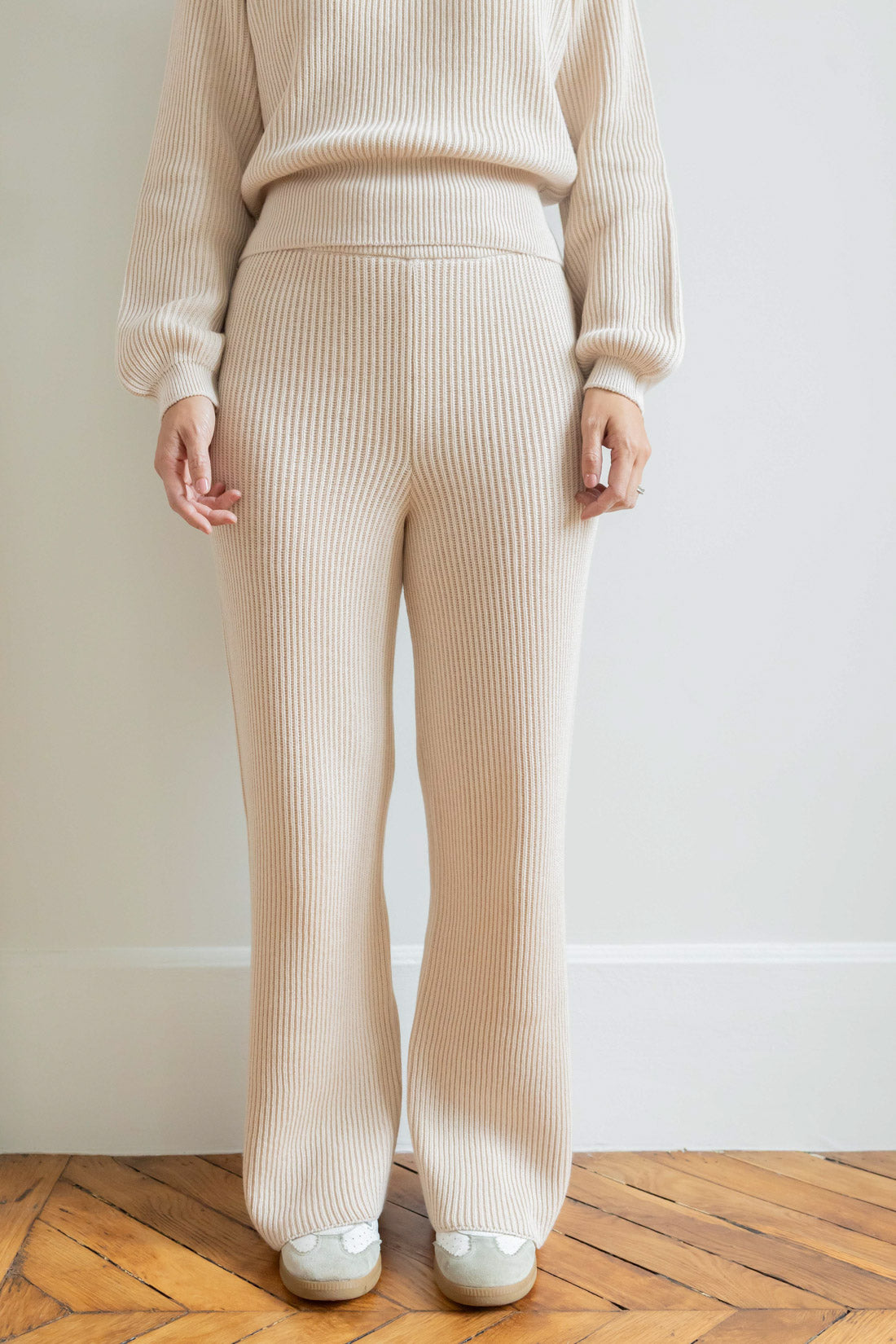 Petite-and-so-what-pantalon-maille-ecru-colette-femme-petite