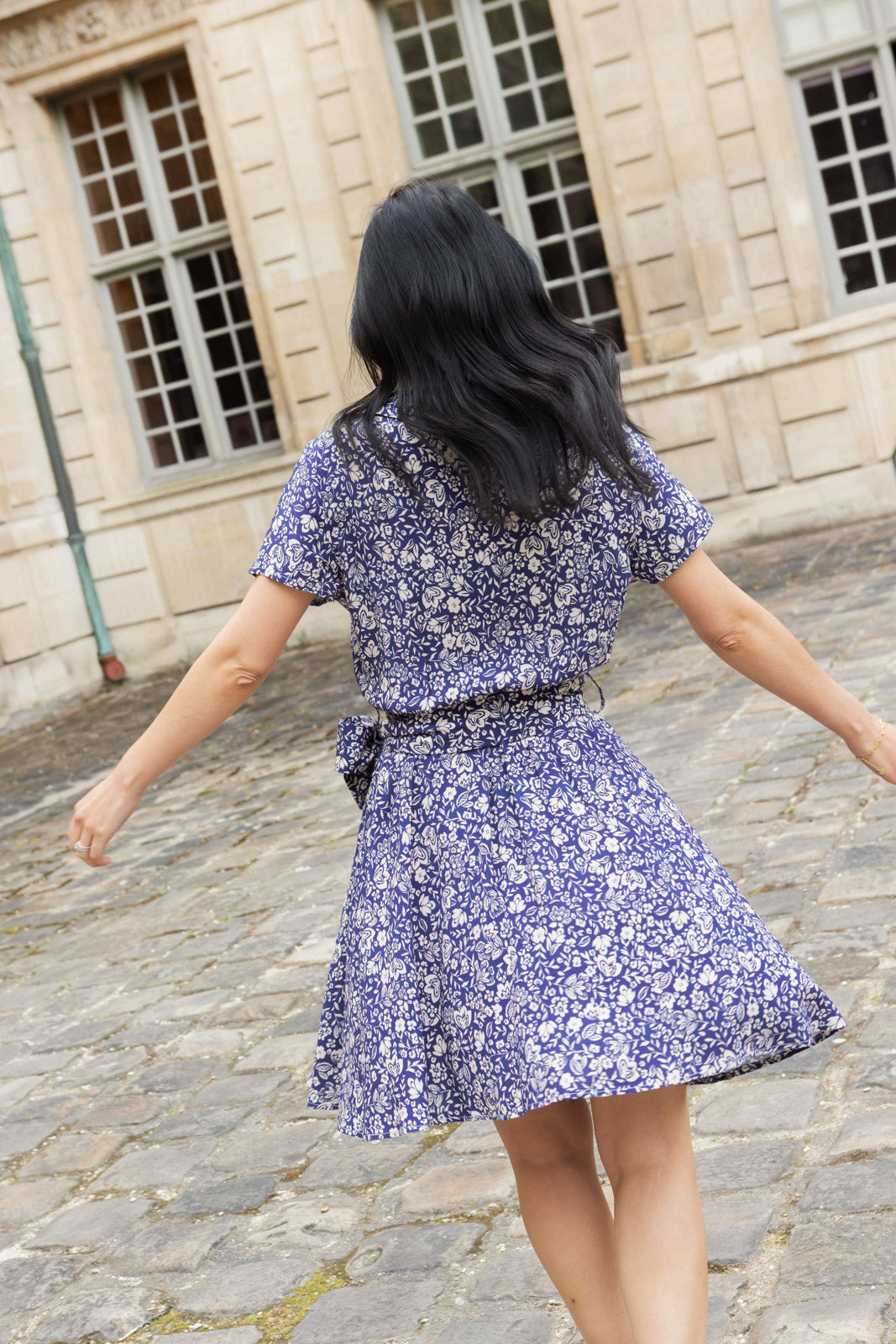 Petite-and-so-what-robe-fleurie-bleu-femme-petite-diane