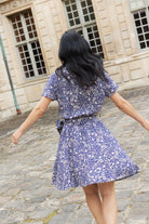 Petite-and-so-what-robe-fleurie-bleu-femme-petite-diane