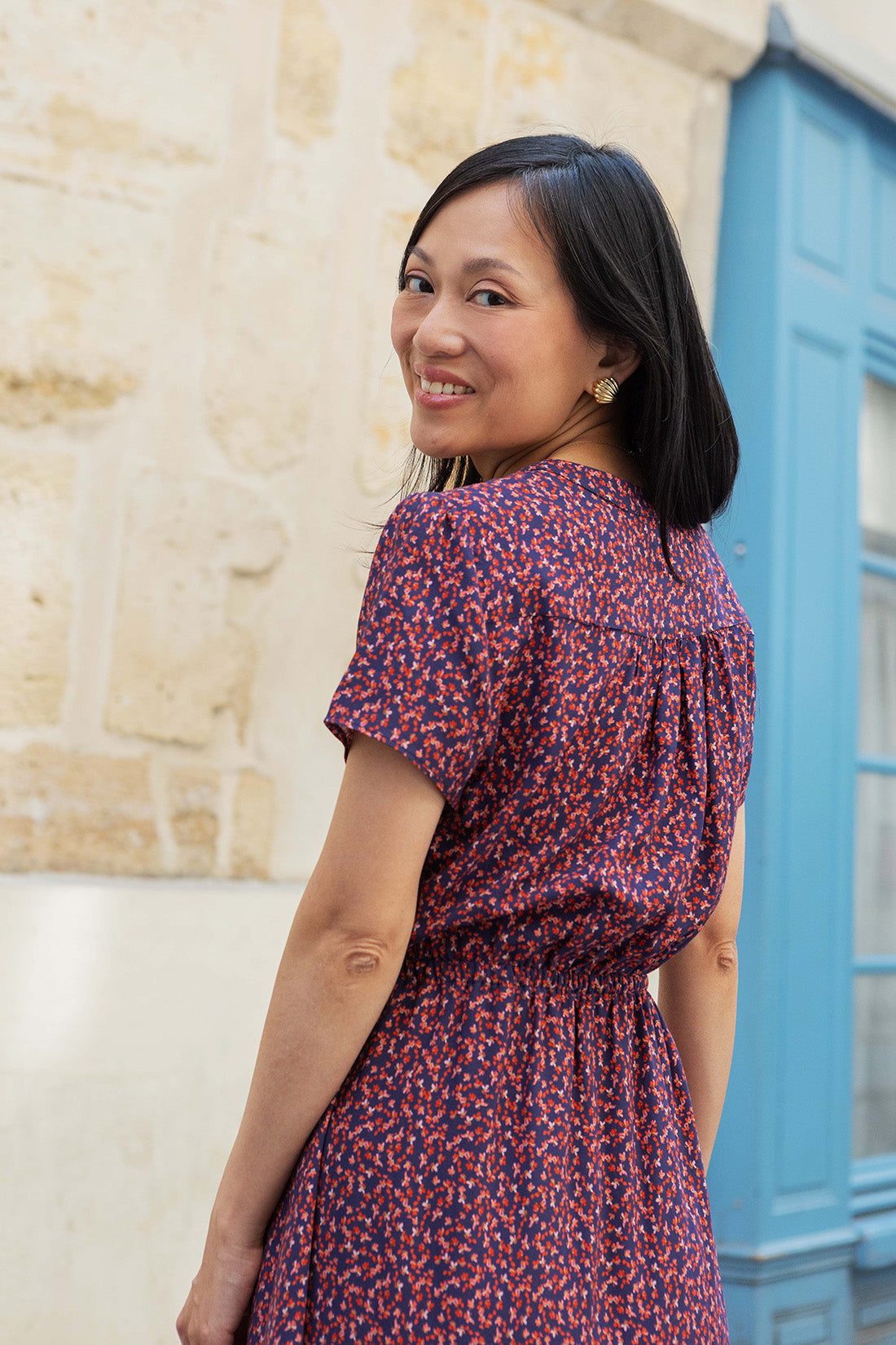 Petite-and-so-what-robe-floral-motif-midi-femme-petite