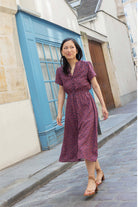 Petite-and-so-what-robe-floral-motif-midi-femme-petite