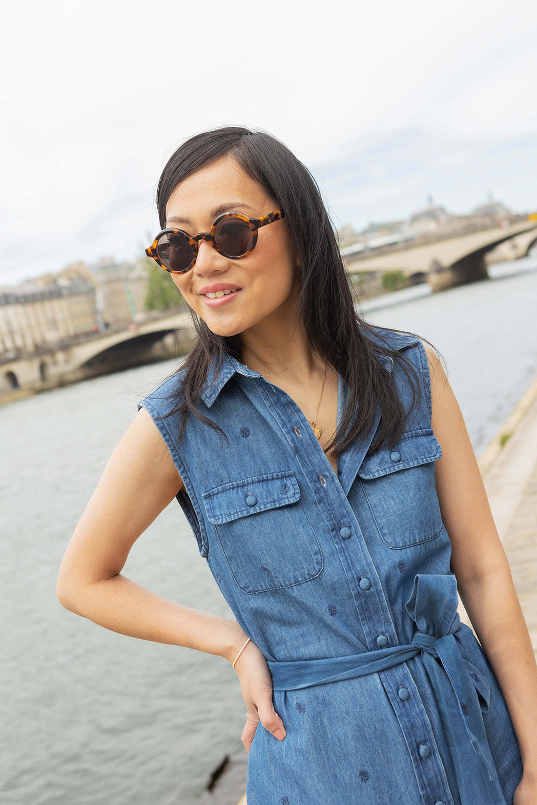 Petite-and-so-what-robe-jean-sans-manche-femme-petite-maren