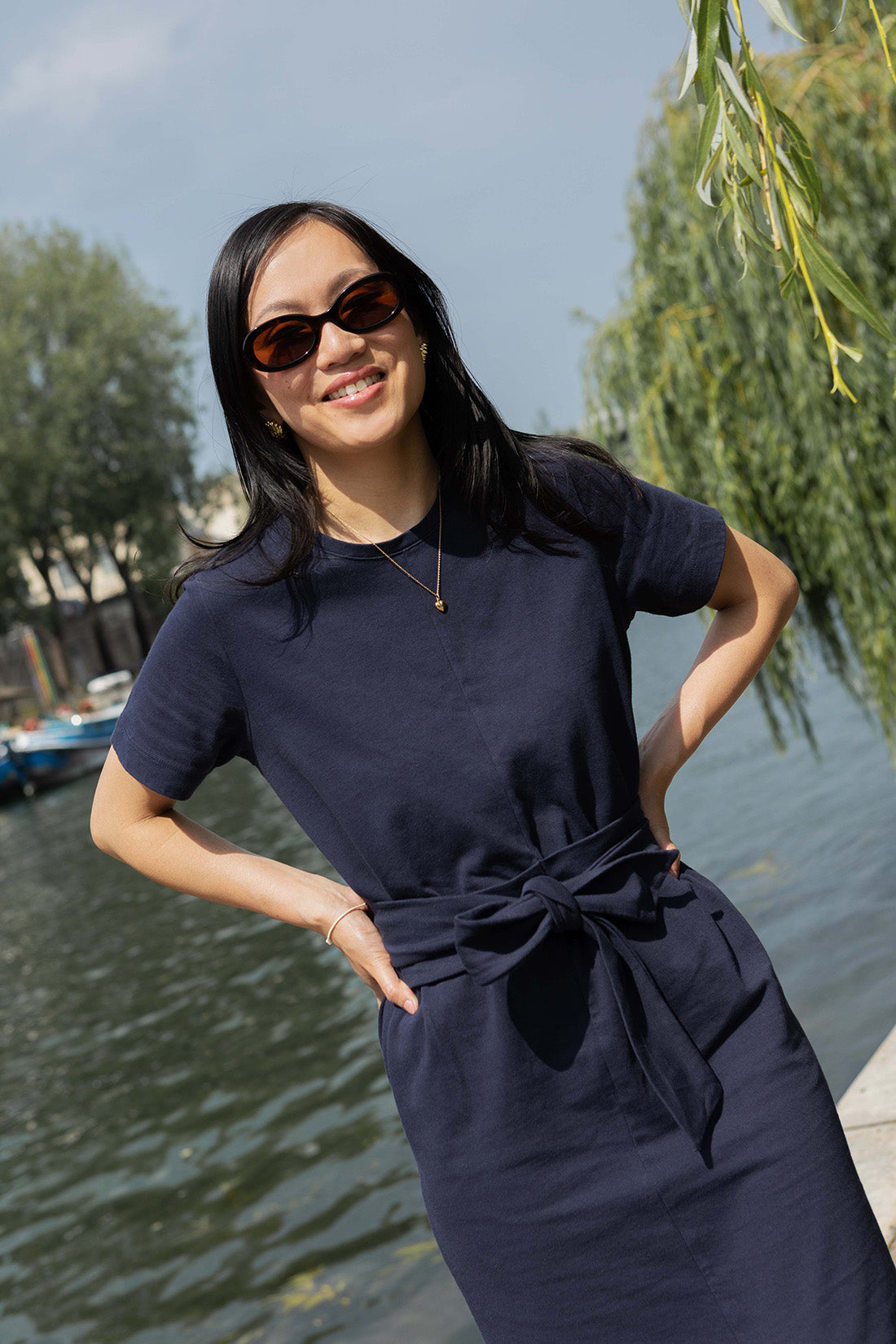 Petite-and-so-what-robe-tee-shirt-coton-bleu-marine-femme-petite