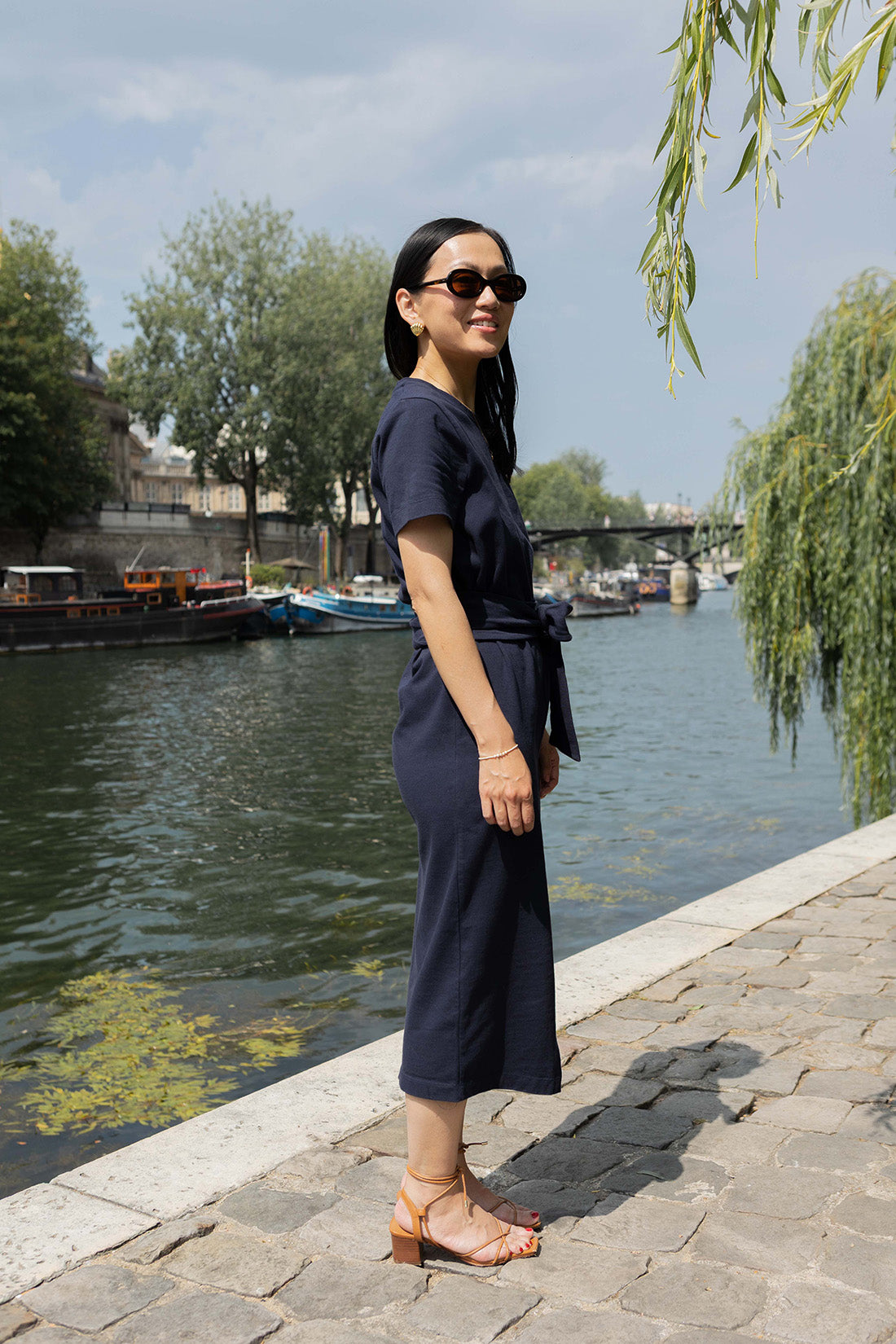 Petite-and-so-what-robe-tee-shirt-coton-bleu-marine-femme-petite