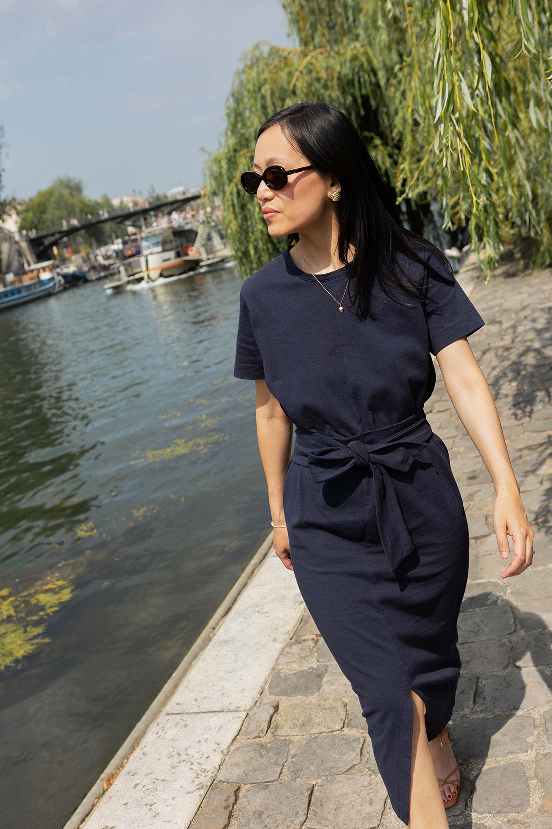 Petite-and-so-what-robe-tee-shirt-coton-bleu-marine-femme-petite