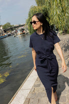 Petite-and-so-what-robe-tee-shirt-coton-bleu-marine-femme-petite