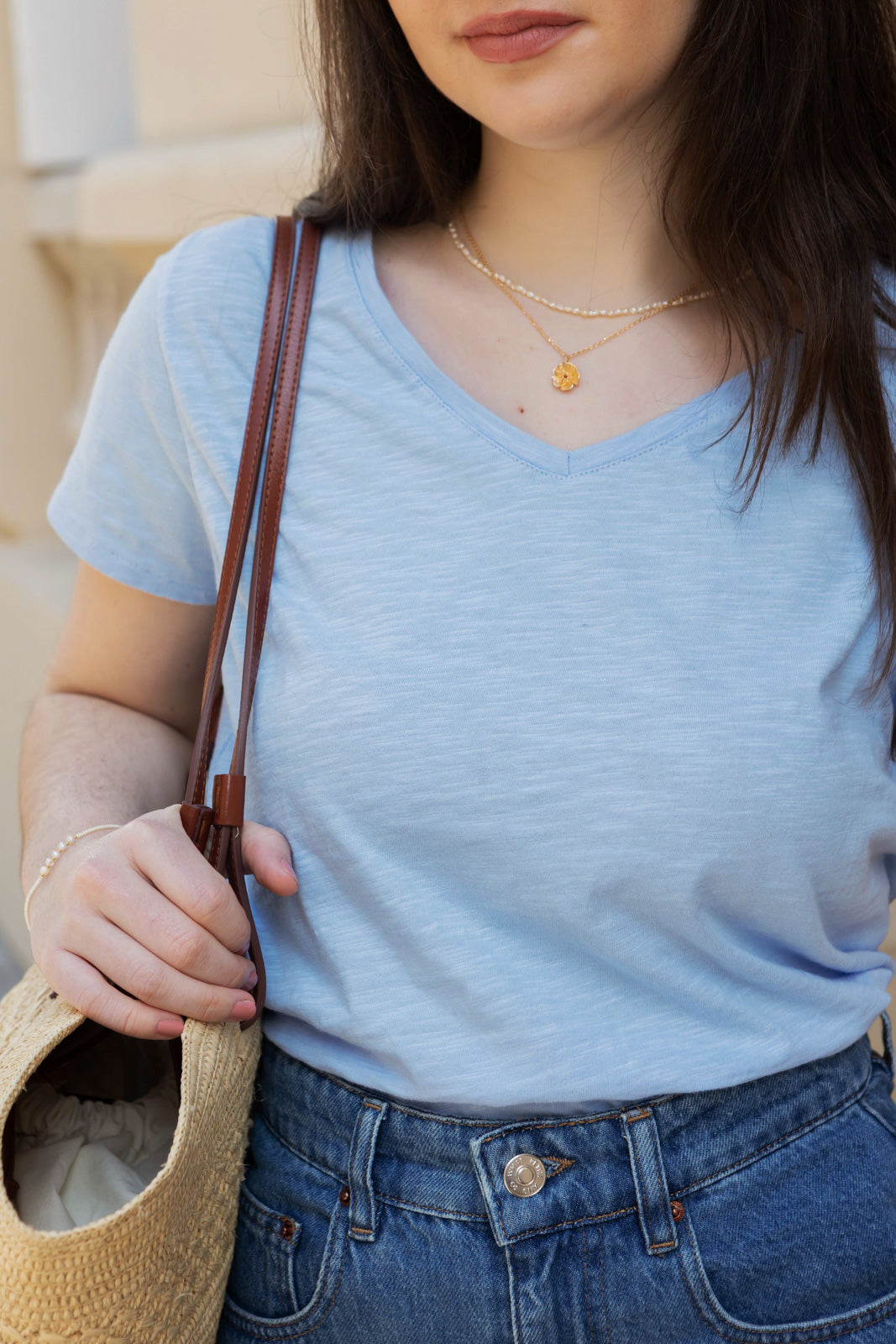 Petite-and-so-what-tee-shirt-bleu-clair-femme-petite-col-v-simone