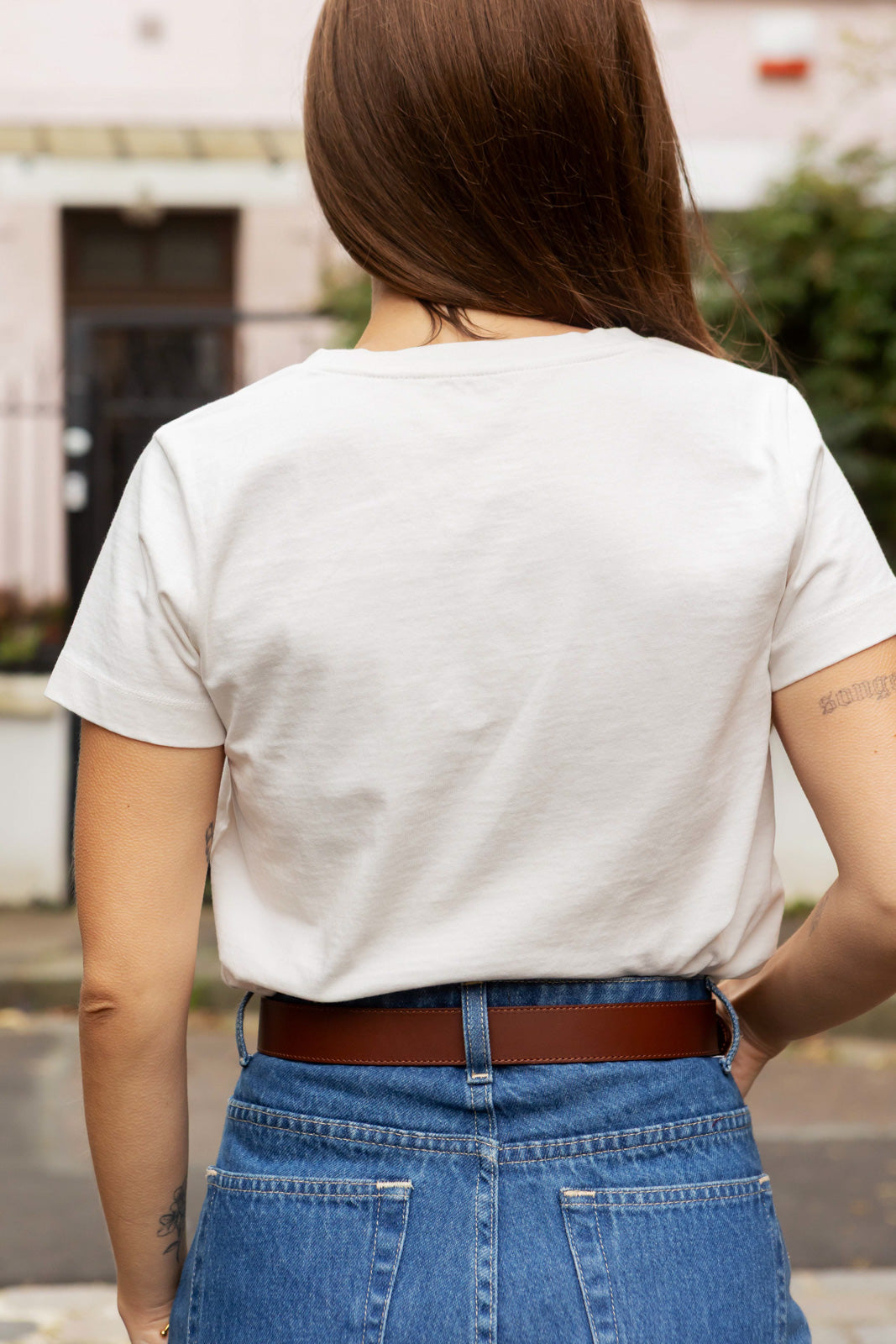 Petite-and-so-what-tee-shirt-broderie-blanc-ecru-femme-petite-col-v-elinor