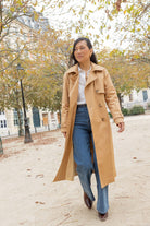 Petite-and-so-what-trench-anna-long-femme-petite-camel