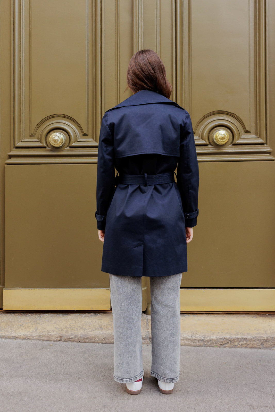 Petite-and-so-what-trench-coat-court-marine-femme-petite-geri