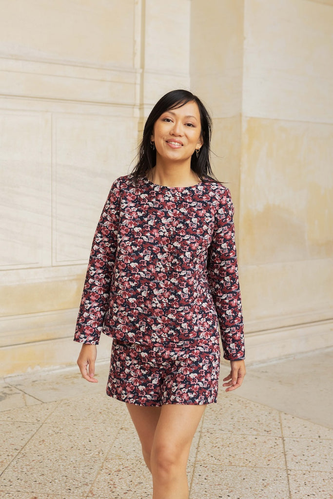 Petite_and_so_what_short_femme_petite_catherine_fleuri